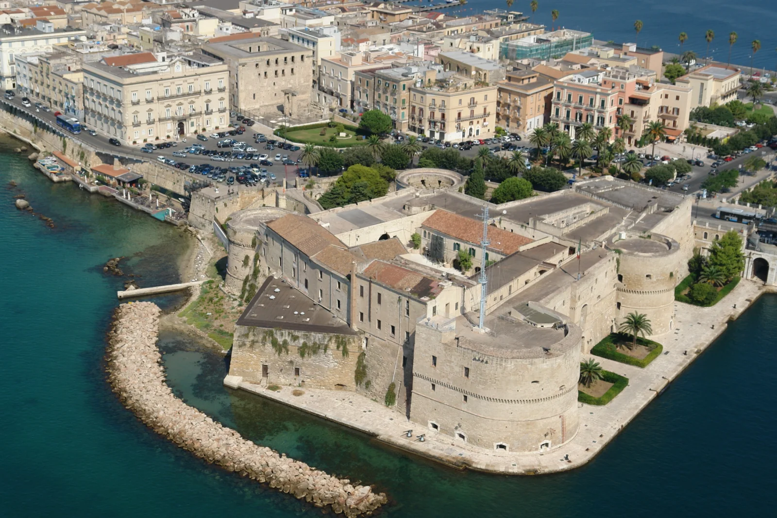 castello aragonese